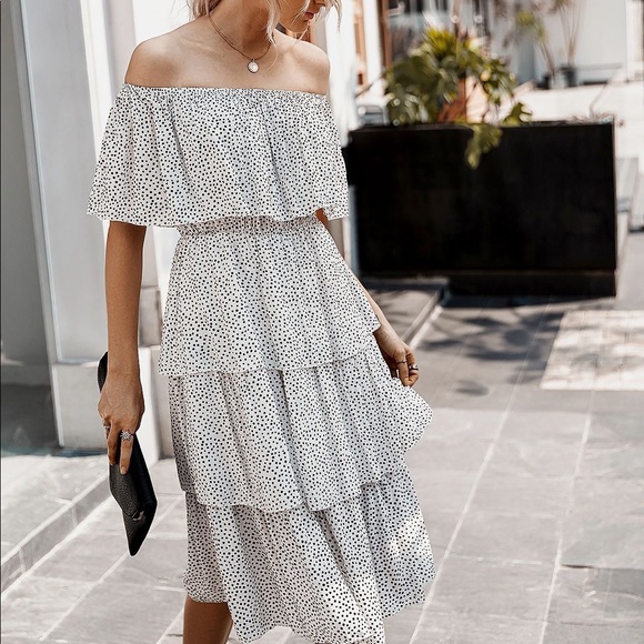JUST IN🔥White Off The Shoulder Tiered Dress - Picture 2 of 8
